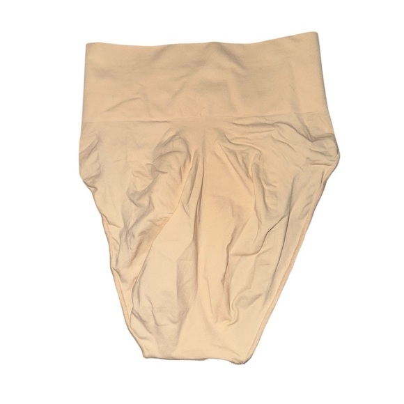 Skims BNWOT seamless sculpt mid waist brief strong compression women’s size L/XL - Picture 2 of 3